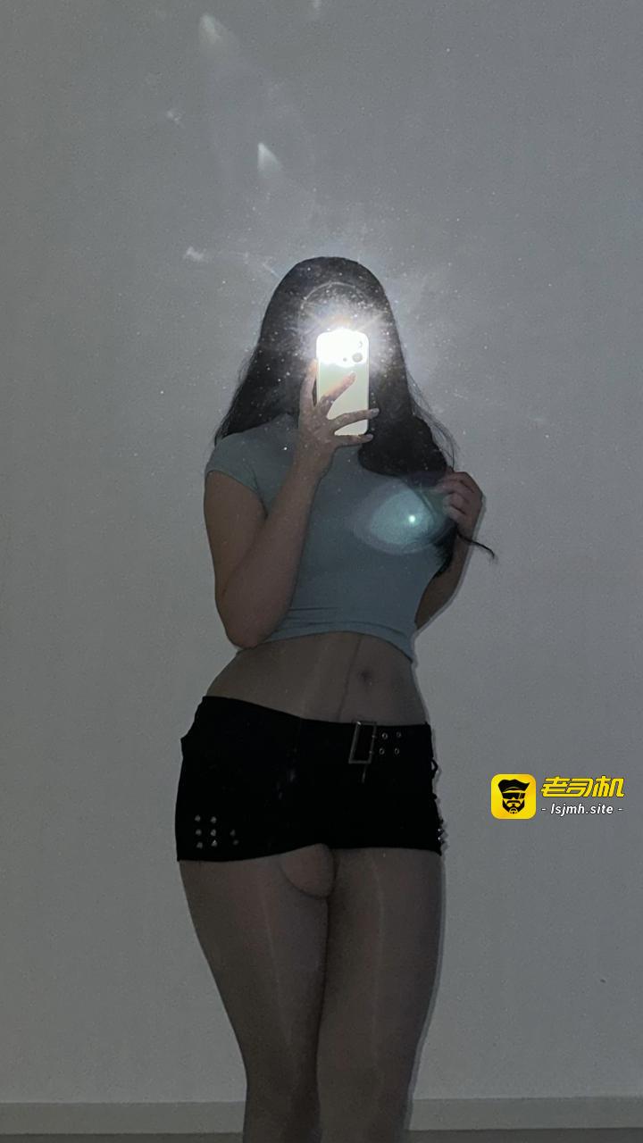 极品丰满女神黑丝高跟自拍 - 图片