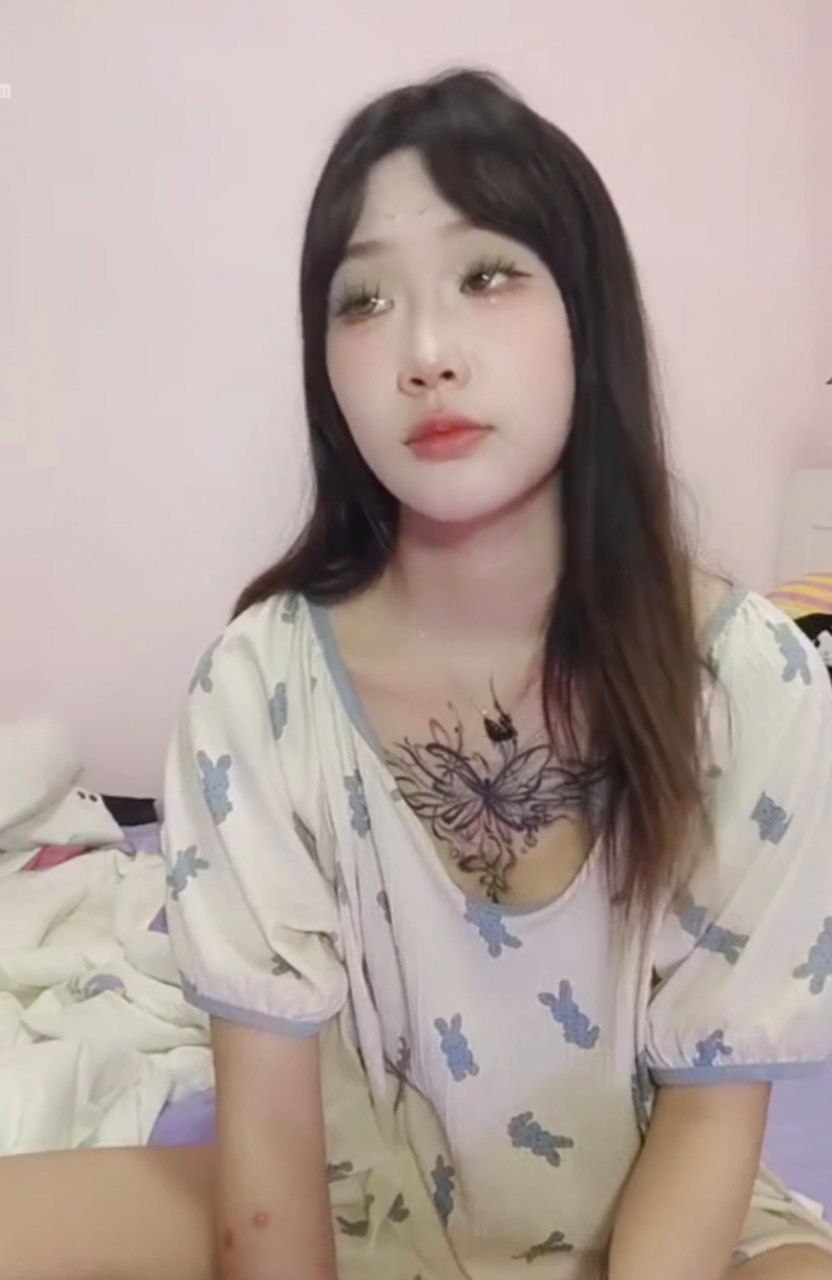 睡起来就开播 轻轻松松赚大钱 精神小妹好找钱啊