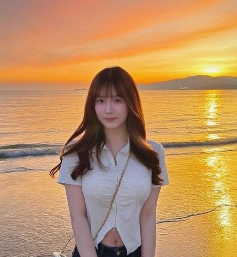 9.7万粉丝高颜值巨乳美妆博主与男友自拍做爱视频 骚逼和屁眼一览无余！ - 图片