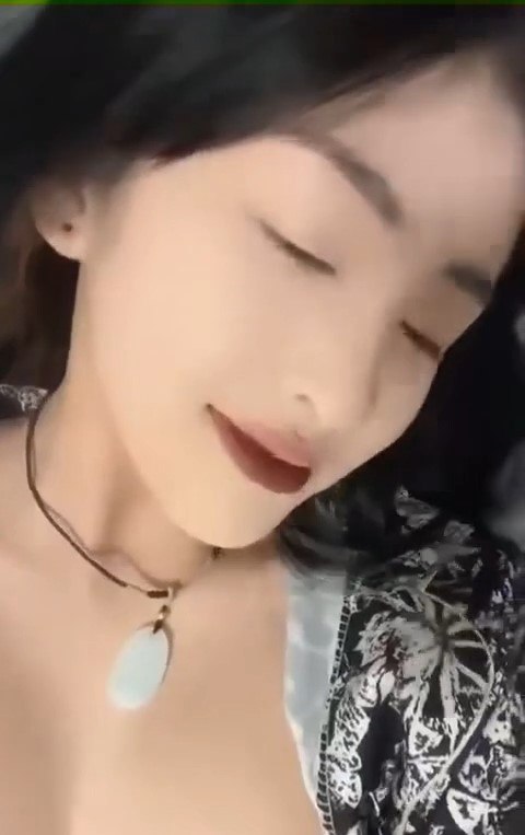 高颜值女神裸聊不雅视频曝光