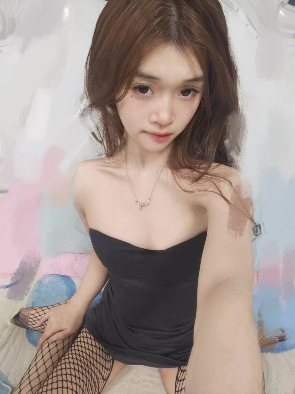 萝莉少女05年高颜值极品女大 反差母狗曝光 可约 153  体重78 贫乳 超敏感身材娇小有性瘾 可调教 翻白眼 会舔 - 图片