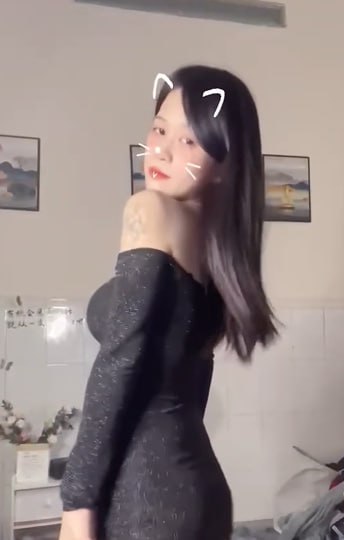 抖音12万粉丝网红 小妍my 金主定制尺度视频 清纯形象性感美乳 独有的诱a惑气息！ - 图片