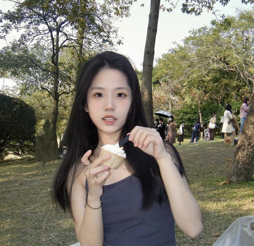 极品高颜值眼镜少女背后经不起诱惑被金主包养大尺度调教露脸深喉口交各种姿势抽插