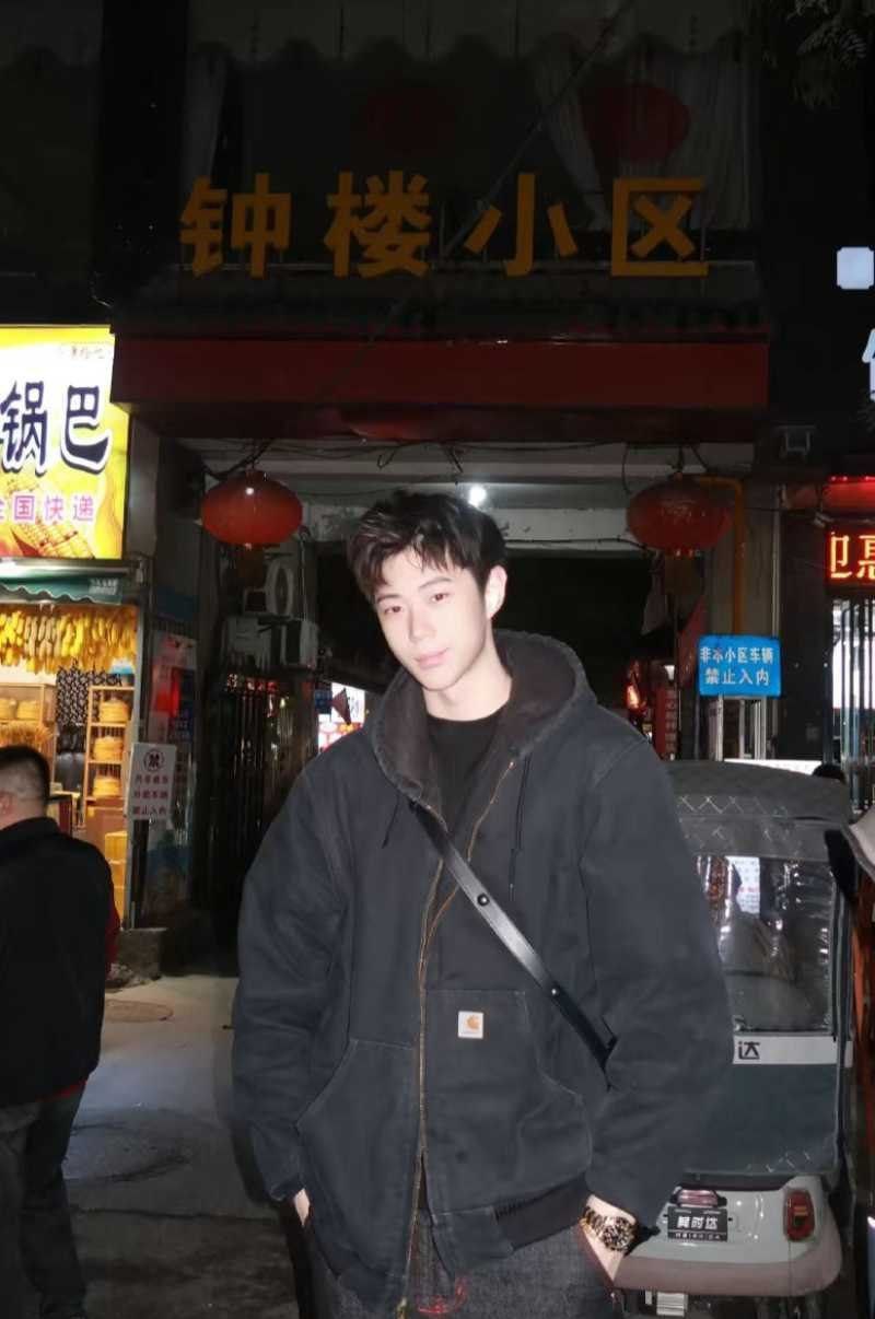抖音网红一天出婚内轨拔丝光年让其怀孕 老婆小郑嘻嘻也出轨并反咬一口舆论引导网爆 - 图片