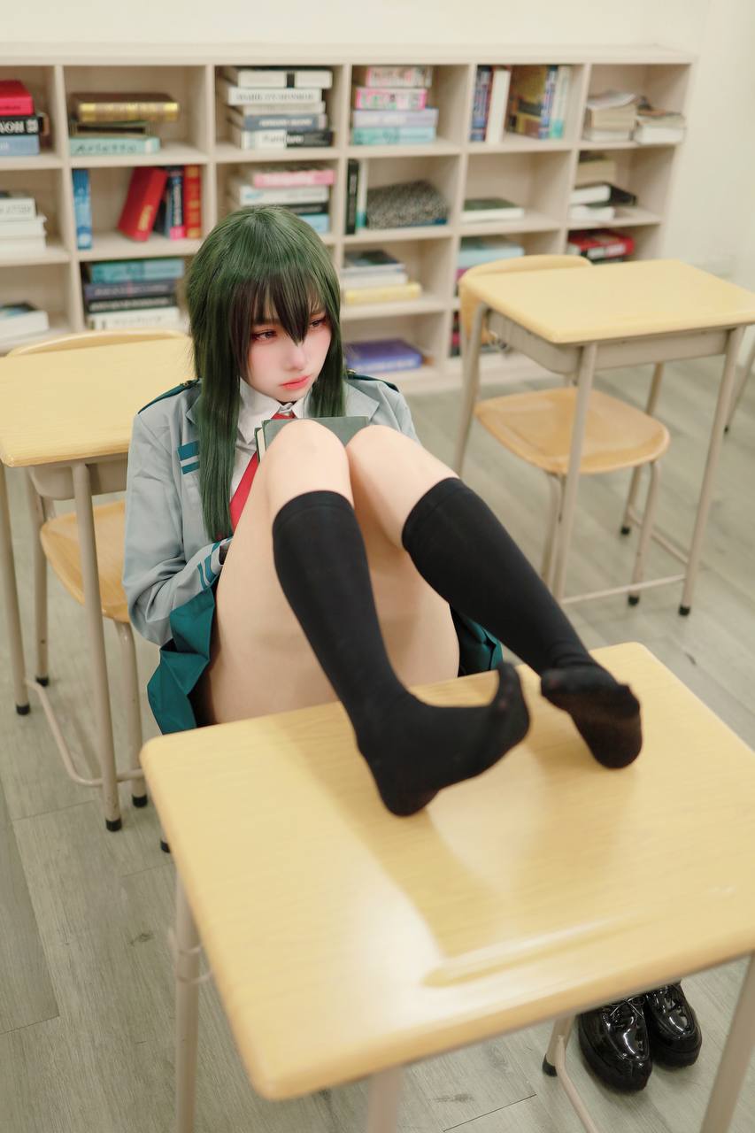 慕慕Momo – 蛙吹梅雨 學生服 Asui Tsuyu