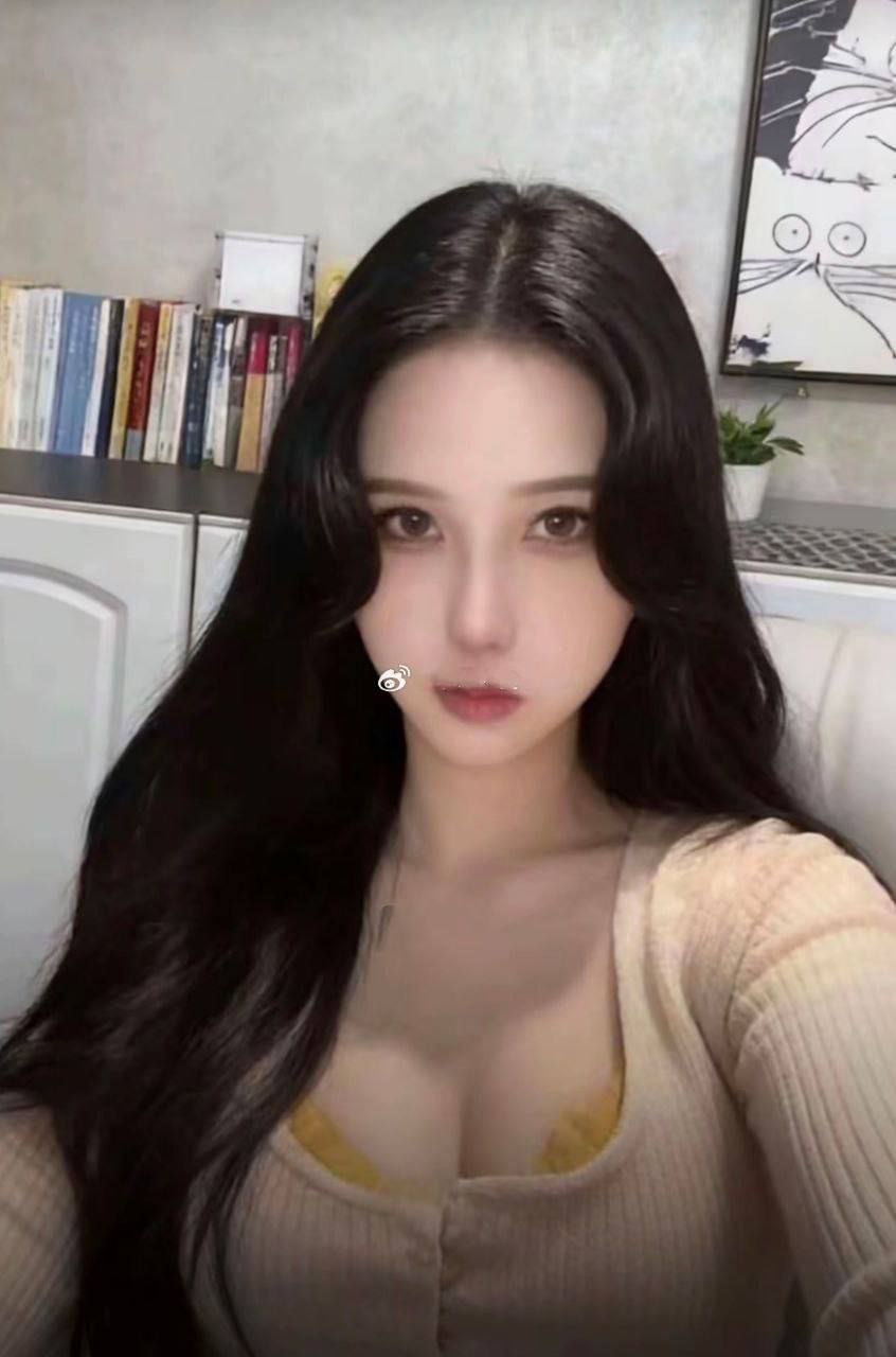童锦程私生子大瓜后续！复旦高材生妈妈 开直播与粉丝互动聊天 火辣颜值和身材吸粉无数！ - 图片
