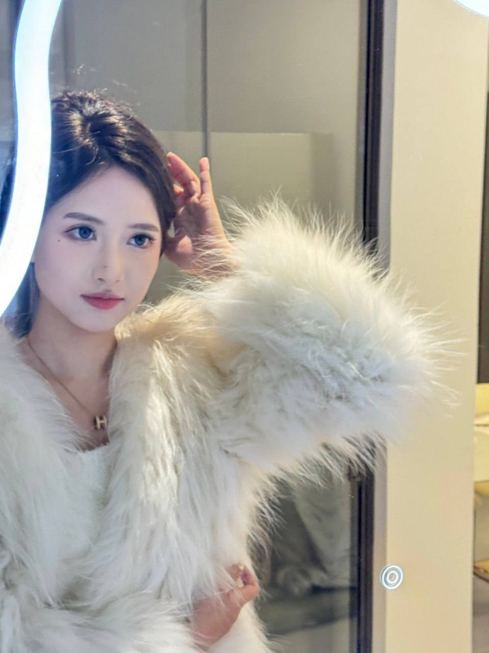 “不要~好大~求求你好深~受不了了”小网红 嘴上说不要 身体却很诚实 - 图片