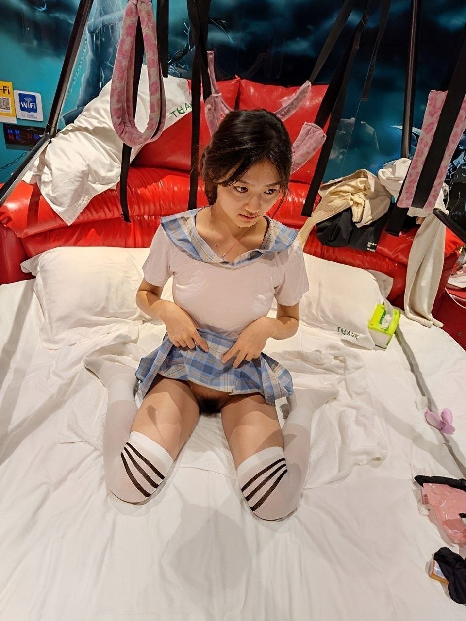 高颜值小母狗与男友性爱私拍流出，表面端庄实则骚的一塌糊涂 - 图片