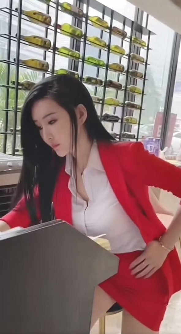 极品身材美女，抖音乐老板【乐乐】几十万粉丝网红主播 ，当了婊子还想立牌坊继续圈粉 - 图片