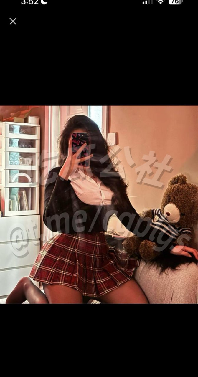西藏拉萨藏族网红“柑鸯德小白”彻底塌房！这妹子平时晒豪车名包、奢侈品、旅游照，藏族风情+甜美颜值圈粉无数，自称西藏民族大学毕业生，定位独立女性+民族骄傲，结果被扒卖假货+大学时期靠皮肉生意赚钱，是妥妥的“校鸡”！ - 图片