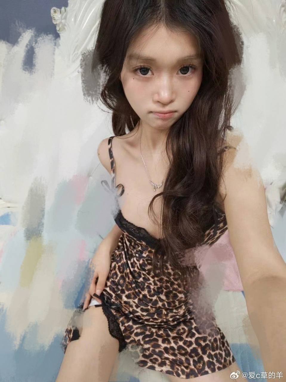 萝莉少女05年高颜值极品女大 反差母狗曝光 可约 153  体重78 贫乳 超敏感身材娇小有性瘾 可调教 翻白眼 会舔 - 图片