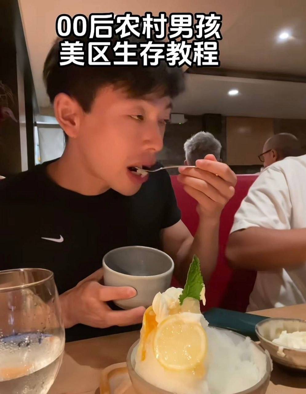 同性恋博主渡柏溪被质疑“贫民窟励志”人设系剧本。网友扒出小号内容反差大，或有有偿变现，粉丝叹错付信任 - 图片