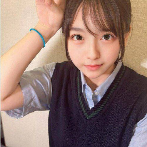 #011Asuka 日本极品巨乳高中生萝莉cos自慰，现在的女孩子发育真好，17岁就发育的如此完好 - 图片