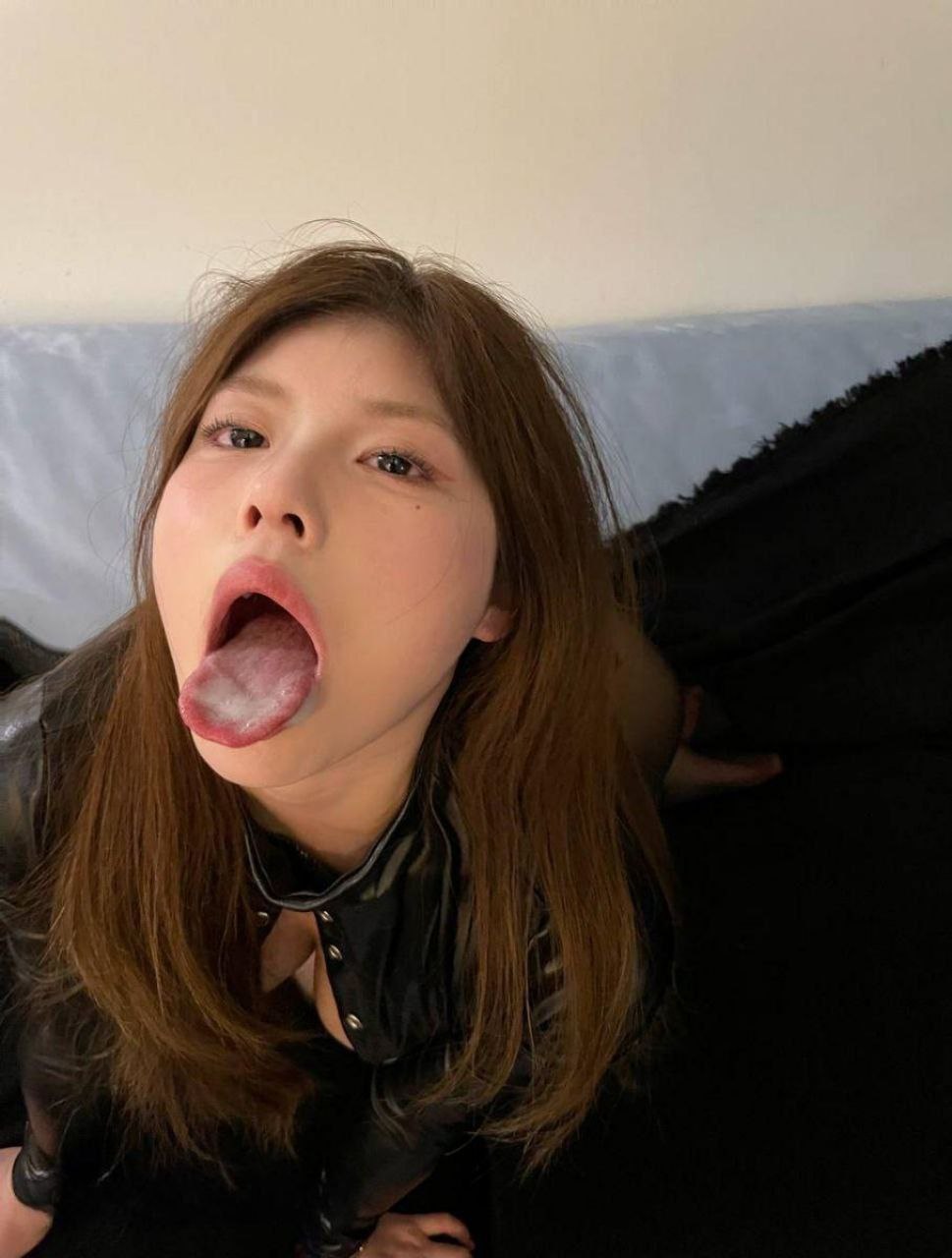 高颜值完美身材顶级反差婊，骚得炸裂！ - 图片