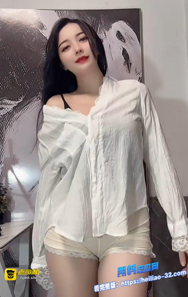人气网红 快手福建诗爷 付费定制大尺度福利 巨乳肥臀御姐瑜伽裤骆驼趾顶B扭臀 跳蛋塞穴裸舞自慰！ - 图片