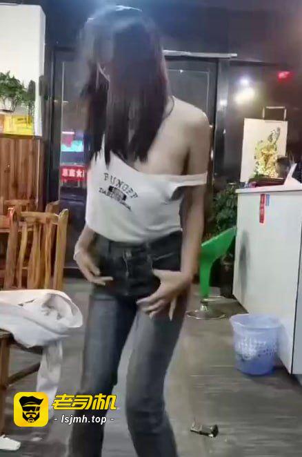 抖音热瓜贵州凯里女孩喝酒脱衣事件 - 图片