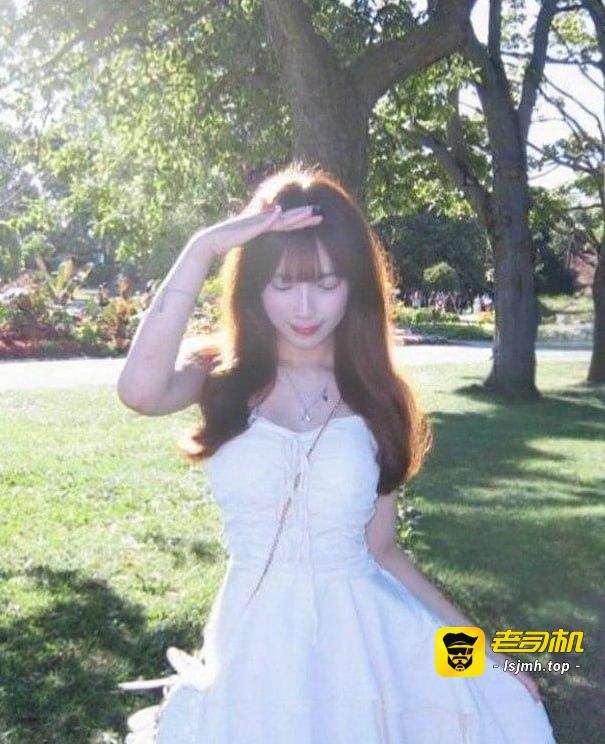 9.7万粉丝高颜值巨乳美妆博主与男友自拍做爱视频 骚逼和屁眼一览无余！ - 图片