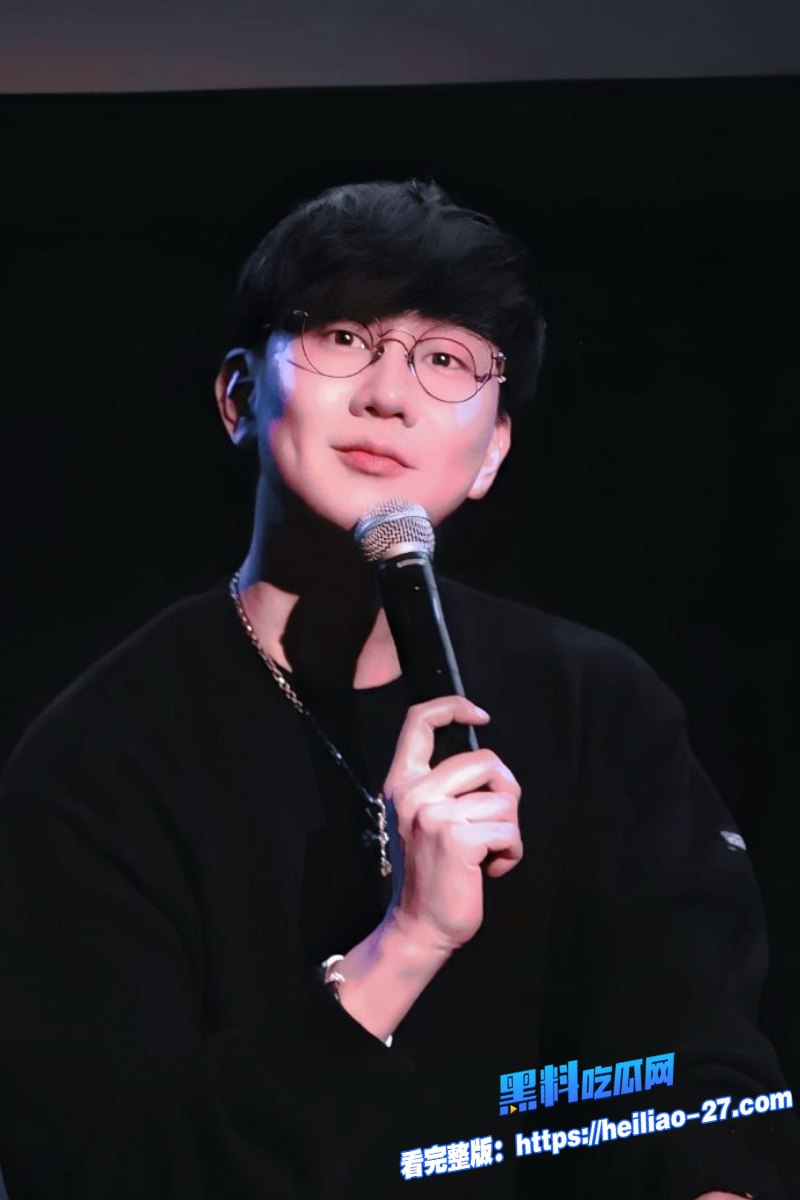 林俊杰官宣恋情炸锅全网！24岁美女网红七七身份被扒得底朝天 - 图片