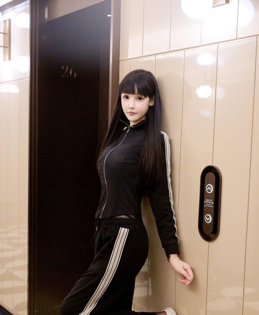 秀人超高颜值新人模特 智恩BABY 长得很像朱可儿 视图的拍摄风格像 强烈推荐！