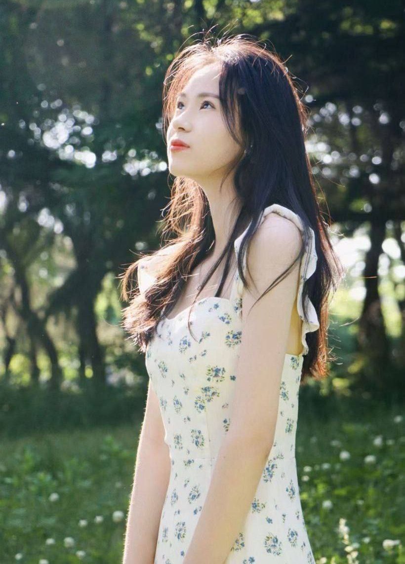 高颜值大学生自拍私密不雅自拍曝光