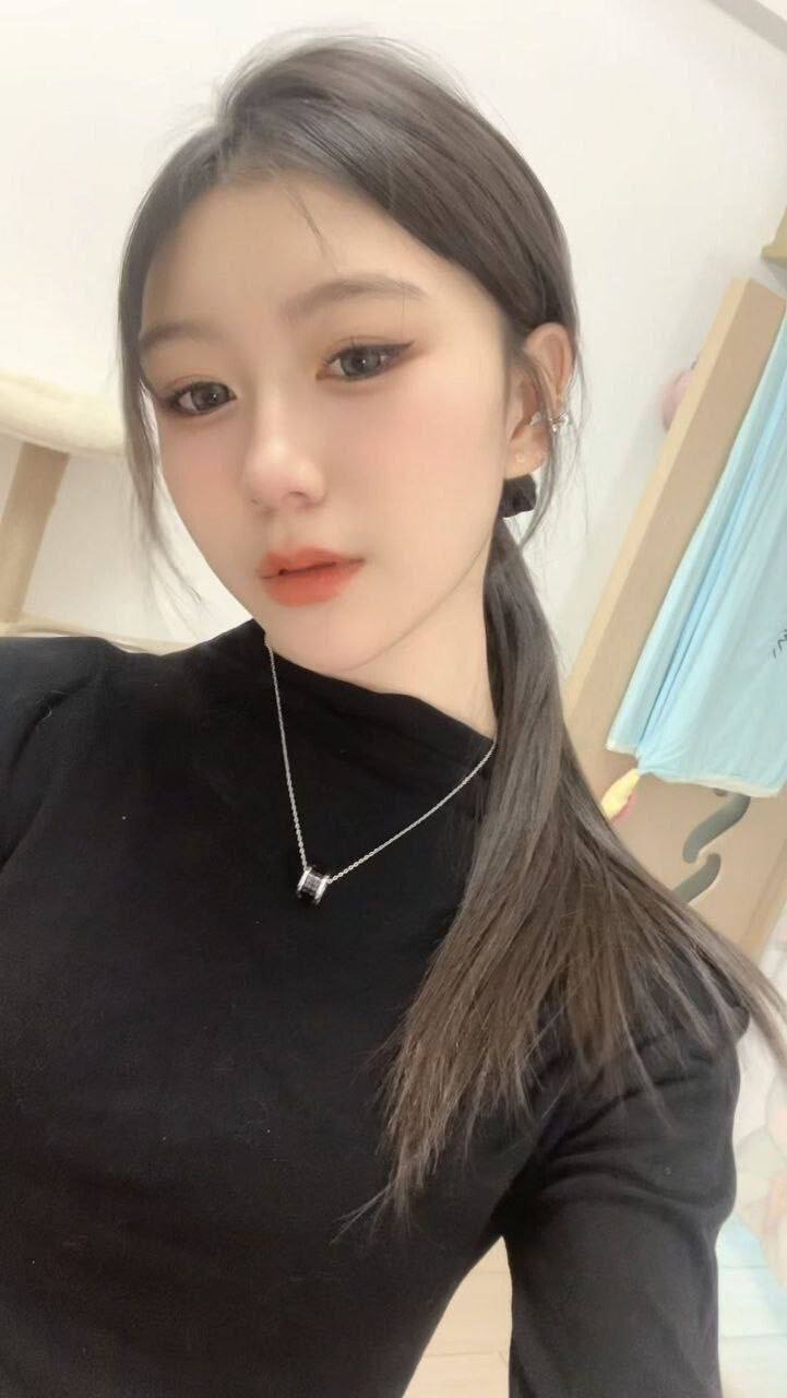 #王艺霖 北京某艺术学院大二校花，同学们心中的女神，白天上学晚上一个人寂寞无聊拿出小玩具自慰 - 图片