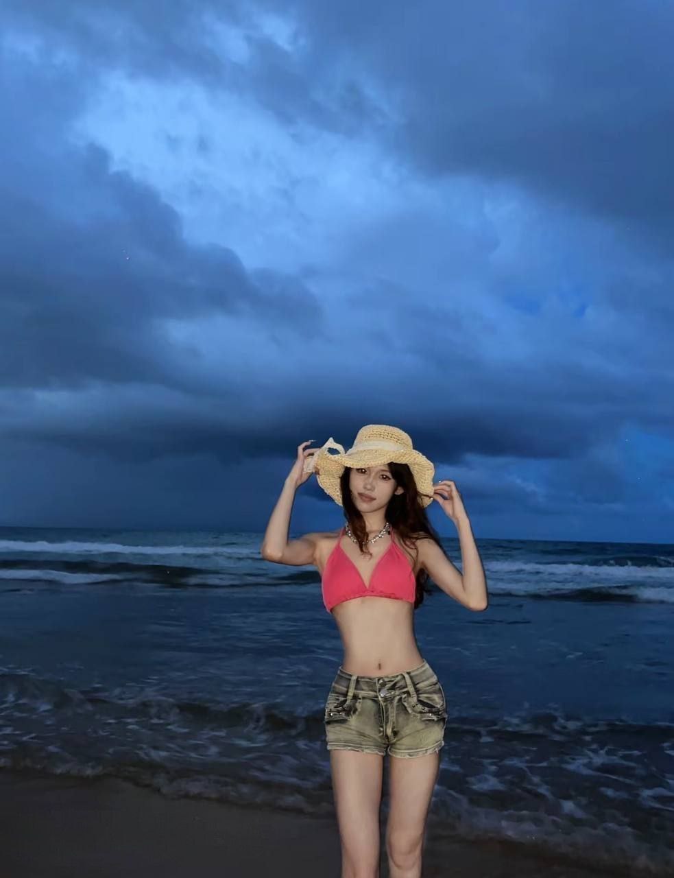 高颜值女神#莎莎和男友啪啪吃鸡不雅视频曝光 - 图片