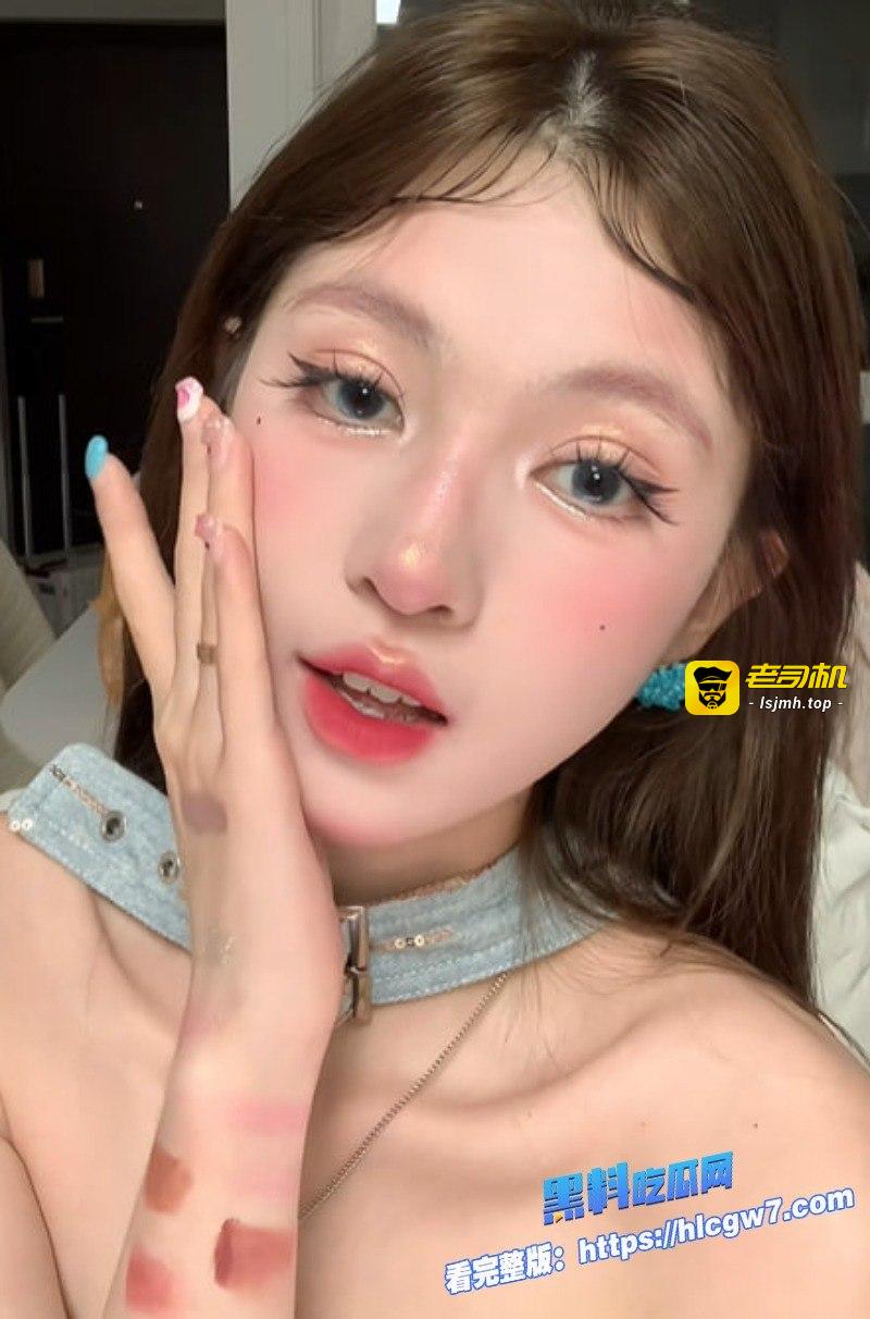 抖音小红书高颜值美妆网红小小舒激情视频疑似被男友泄露！清纯妆容女神私下尺度拉满，这波塌房大瓜瞬间社死，吃瓜群众直呼“人设碎成渣”！ - 图片