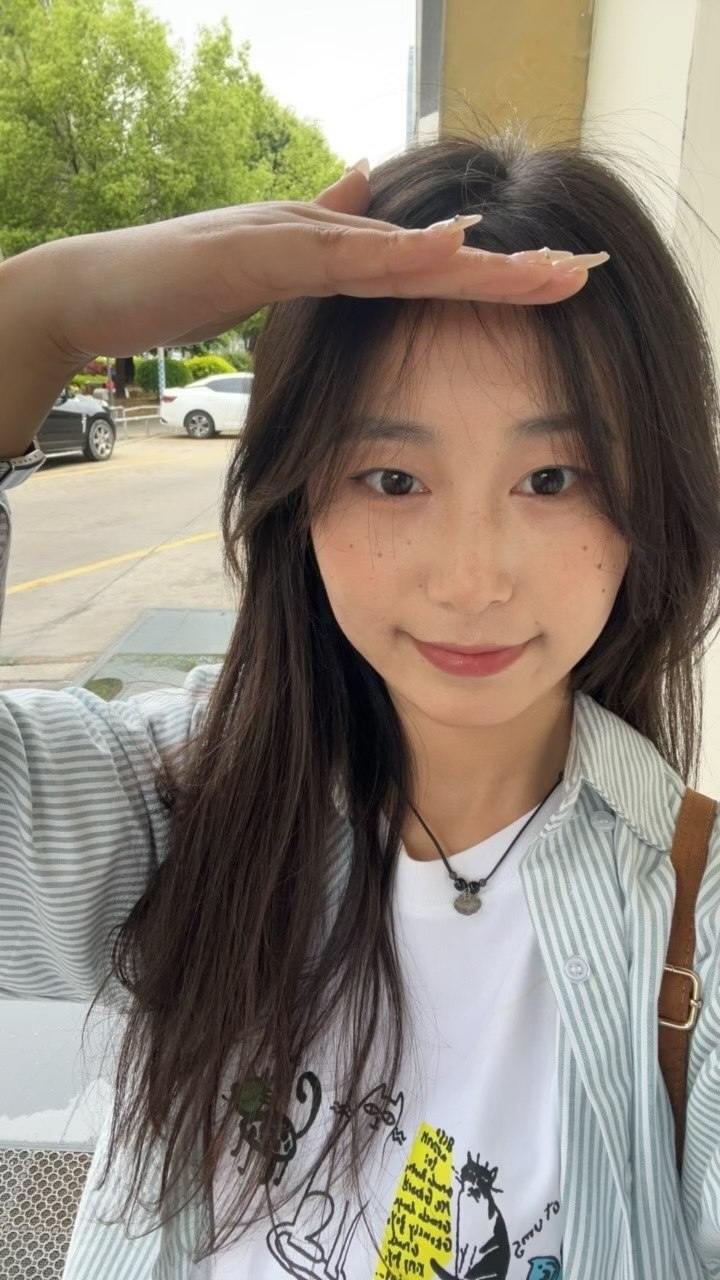 极品清纯眼镜学生妹苗条身材展现私下被精神小伙各种姿势抽插自拍欲望超强特别反差