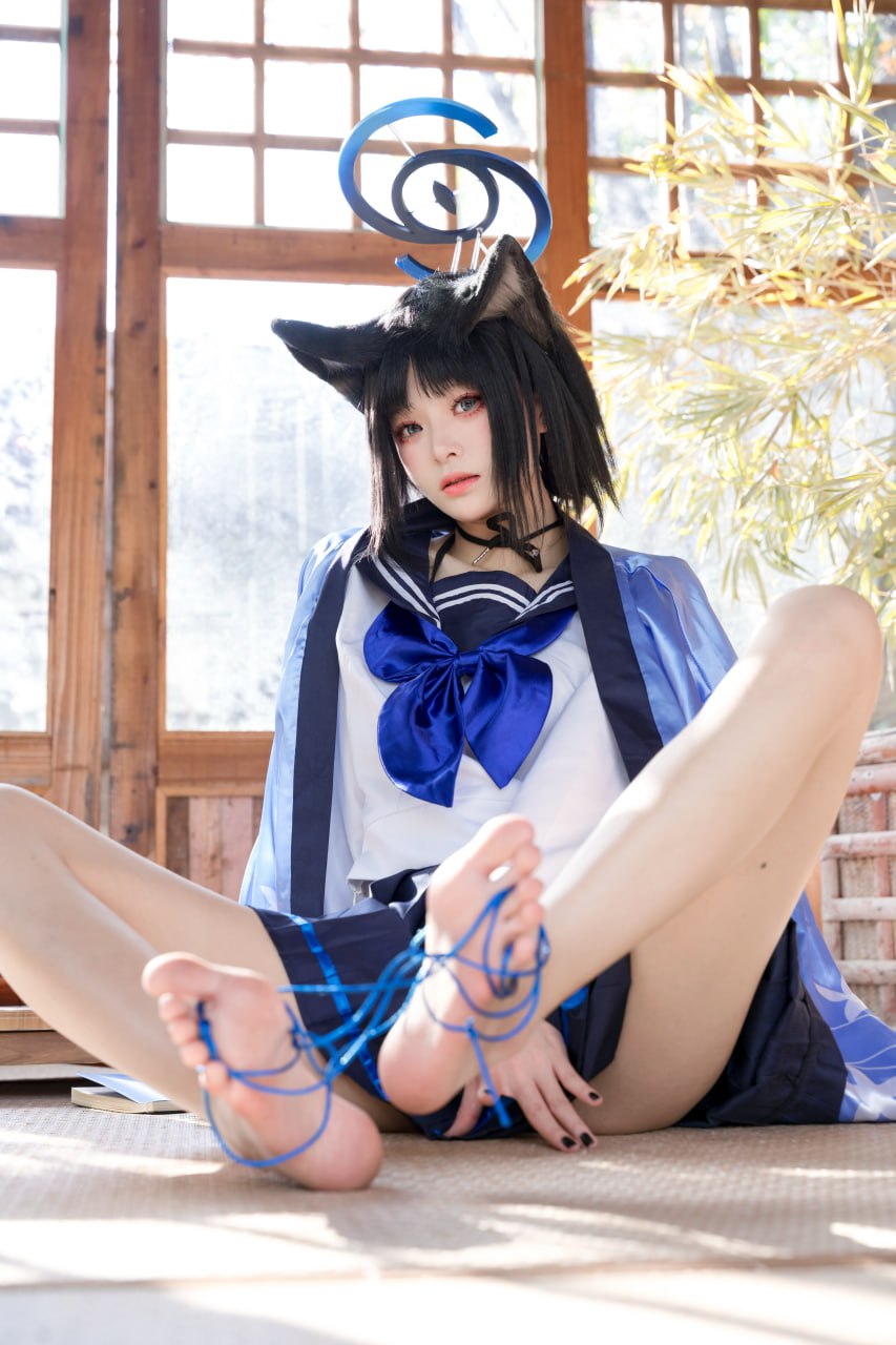 #九柒喵  #学生 #水手服  #玉足 桐生桔梗 - 图片