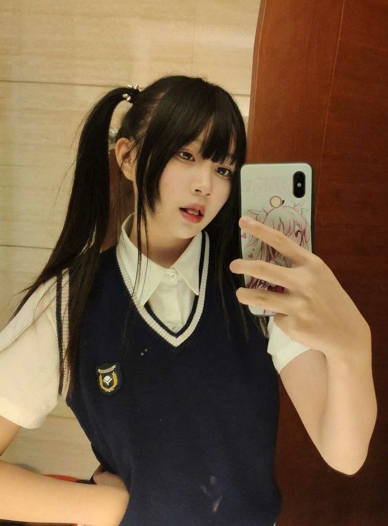 高颜值反差萝莉少女 宿野suye 土豪定制福利视频，很可爱的一个双马尾萝莉 竟然如此反差